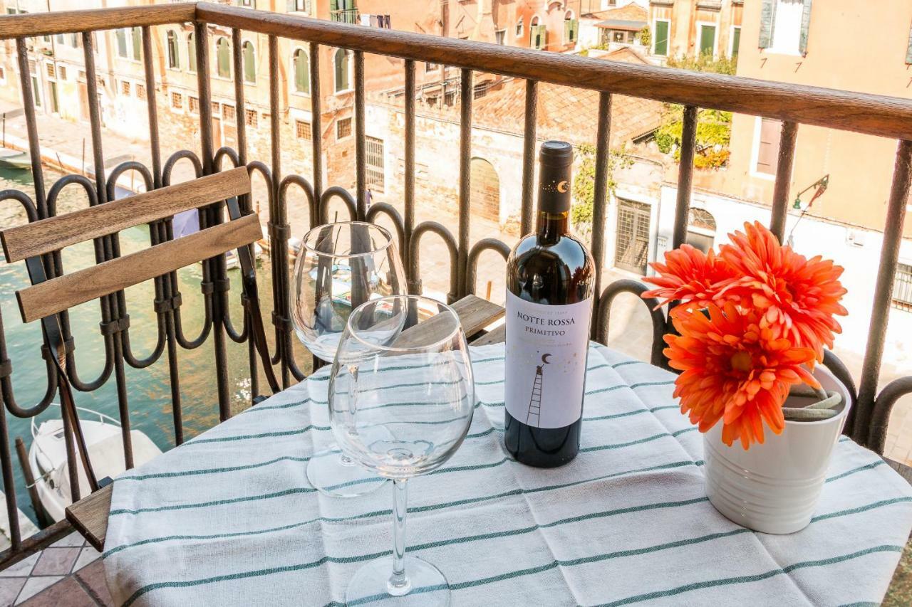 Sunny Nest Canal View In Venice Chic Movida Buitenkant foto